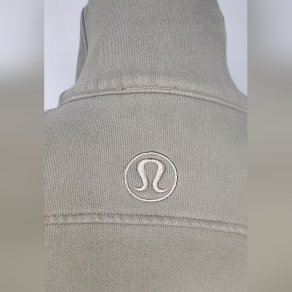 Lululemon Size XS/S Scuba Fleece Green Olive Color-Cropped Half Zip-Up - Picture 2 of 13